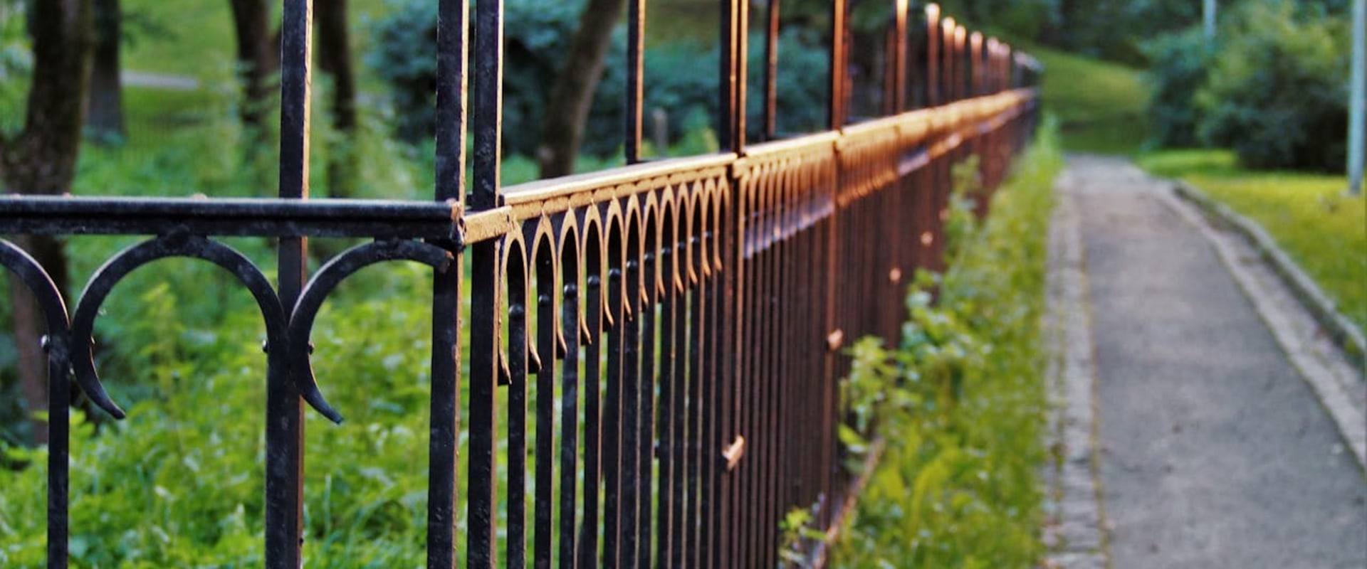 Why Should A Home Inspection Service Provider Partner With A Fence Contractor In Tigard?